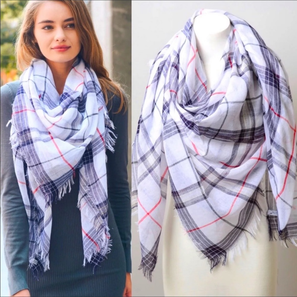 Lightweight blanket scarf